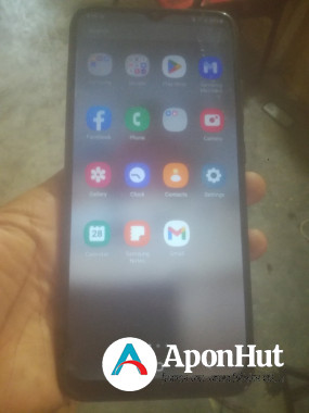 Samsung Galaxy A3 In hand
