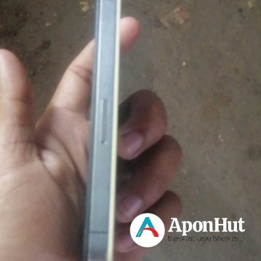 Apple iPhone 4S Phone a kono somosa nai just charg kato kom thaka