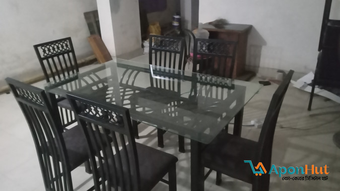 ডাইনিং টেবিল ও চেয়ার বিক্রি করা হবে