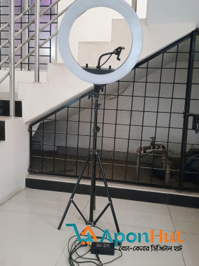 একটি রিং লাইট বিক্রি করা হবে