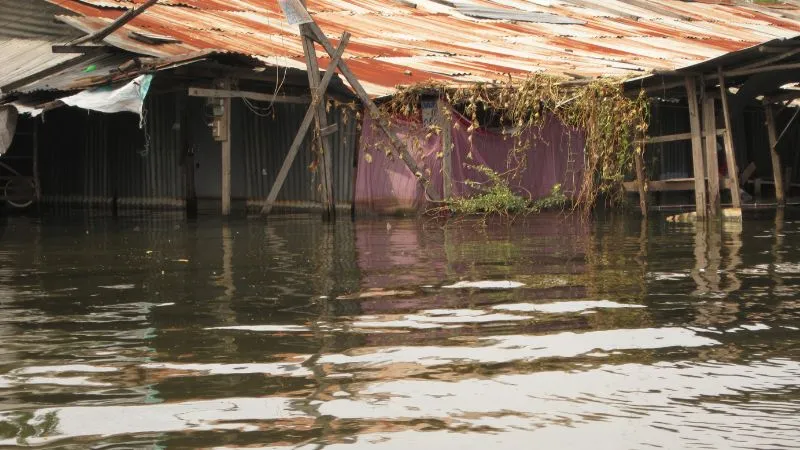 What to do during a flood ?